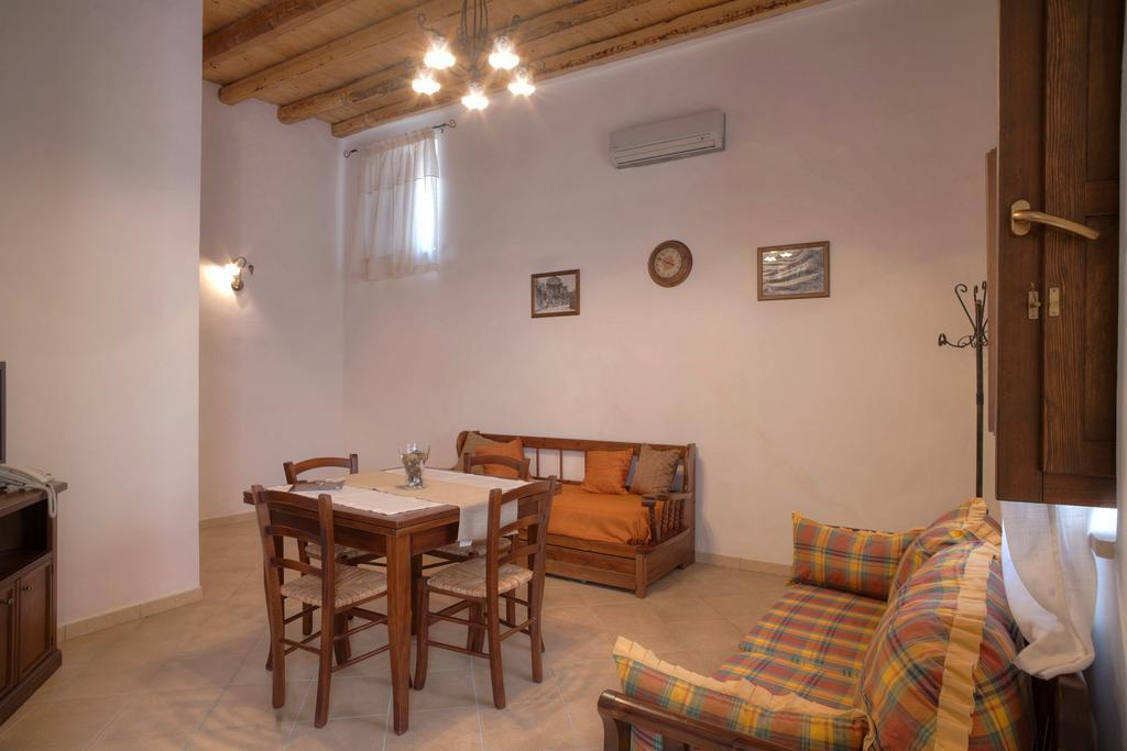 Kamikos Aparthotel Сикулиана Екстериор снимка